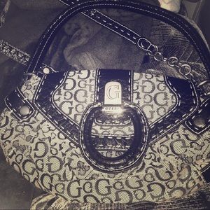 Guess women’s purse